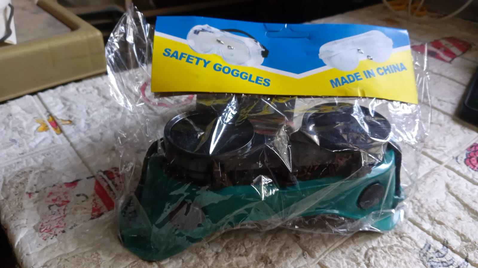 8507 Safety Welding Goggles Anti Radiation Goggles Welder Work Protective Goggles Labour Working Safety Protective Eyewear (MOQ :- 10 Pcs) 8507 Safety Welding Goggles Anti Radiation Goggles Welder Work Protective Goggles Labour Working Safety Protective Eyewear (MOQ :- 10 Pcs)